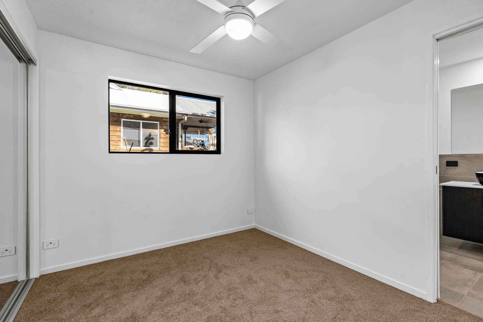 3 Crocus Street, RUSSELL ISLAND, QLD 4184