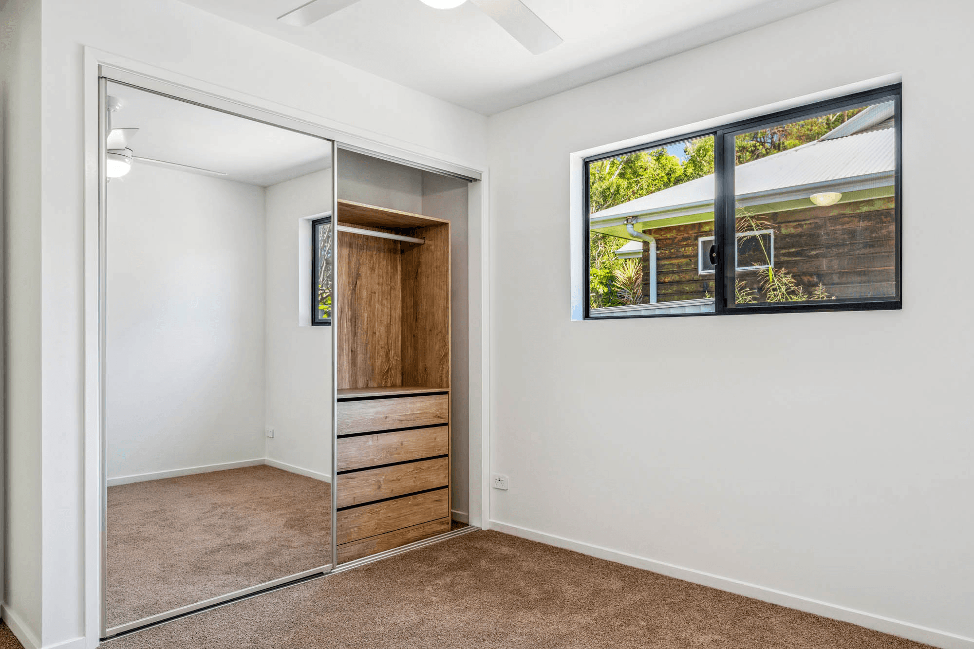 3 Crocus Street, RUSSELL ISLAND, QLD 4184