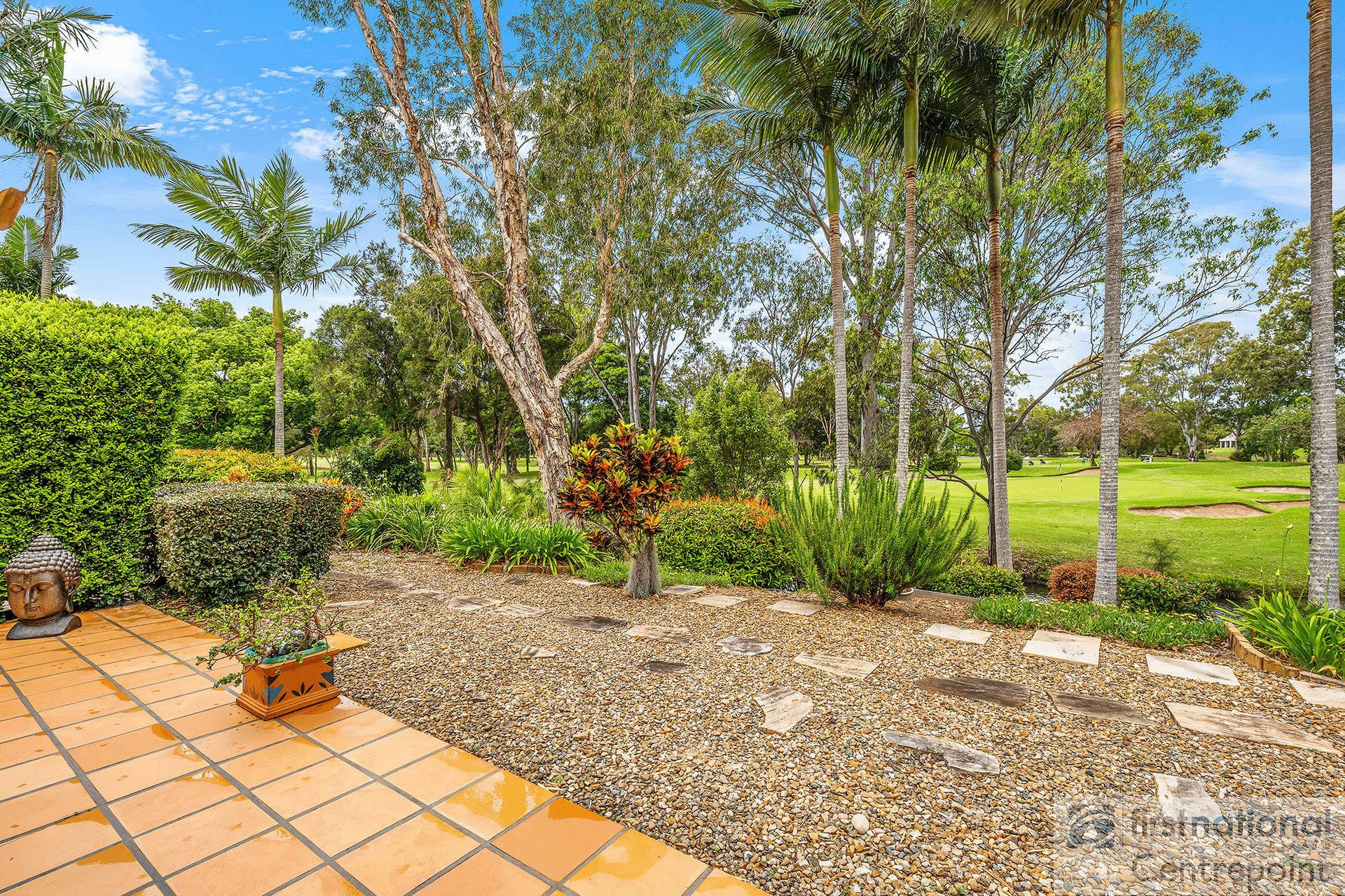 5/125 Santa Cruz Boulevard, Clear Island Waters, QLD 4226