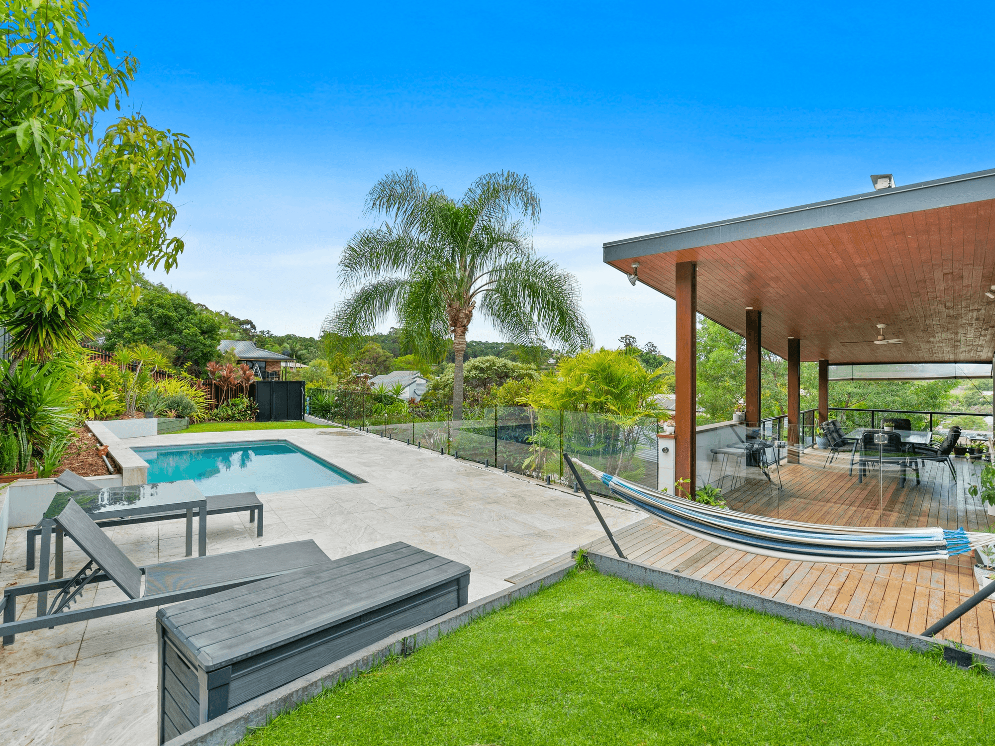 4 Chidlow Court, Elanora, QLD 4221