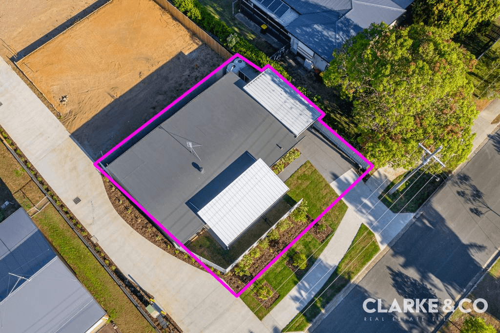 9 Nichols Avenue, BEERWAH, QLD 4519