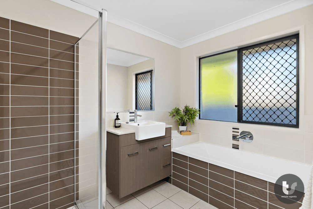 1/255 Colburn Avenue, Victoria Point, QLD 4165