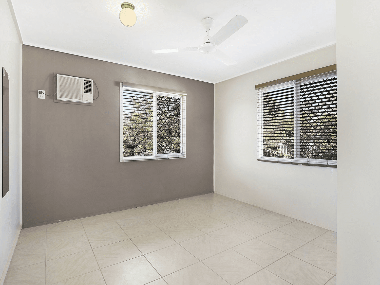 25 Horrie Twiner Street, KEPPEL SANDS, QLD 4702