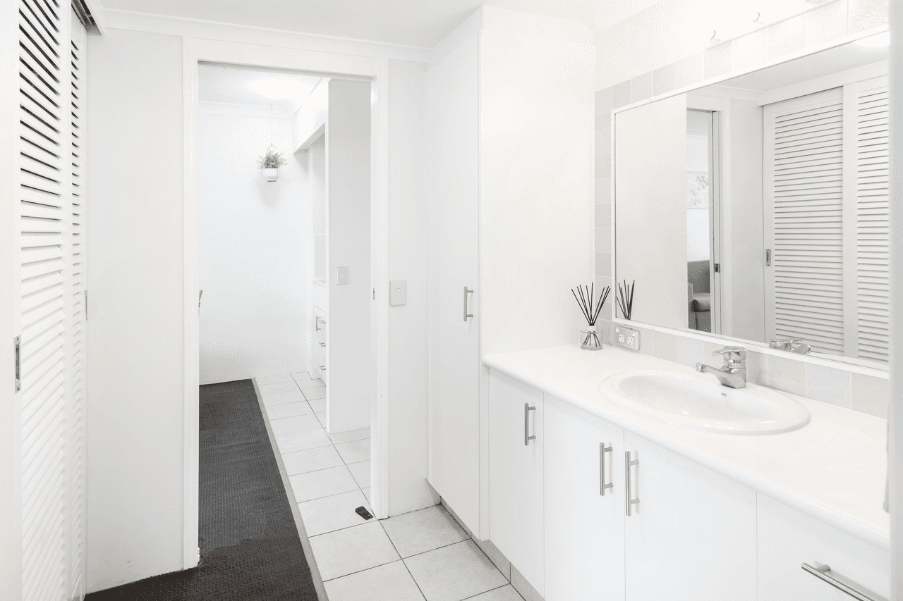 225/1-8 Paradise Island, SURFERS PARADISE, QLD 4217