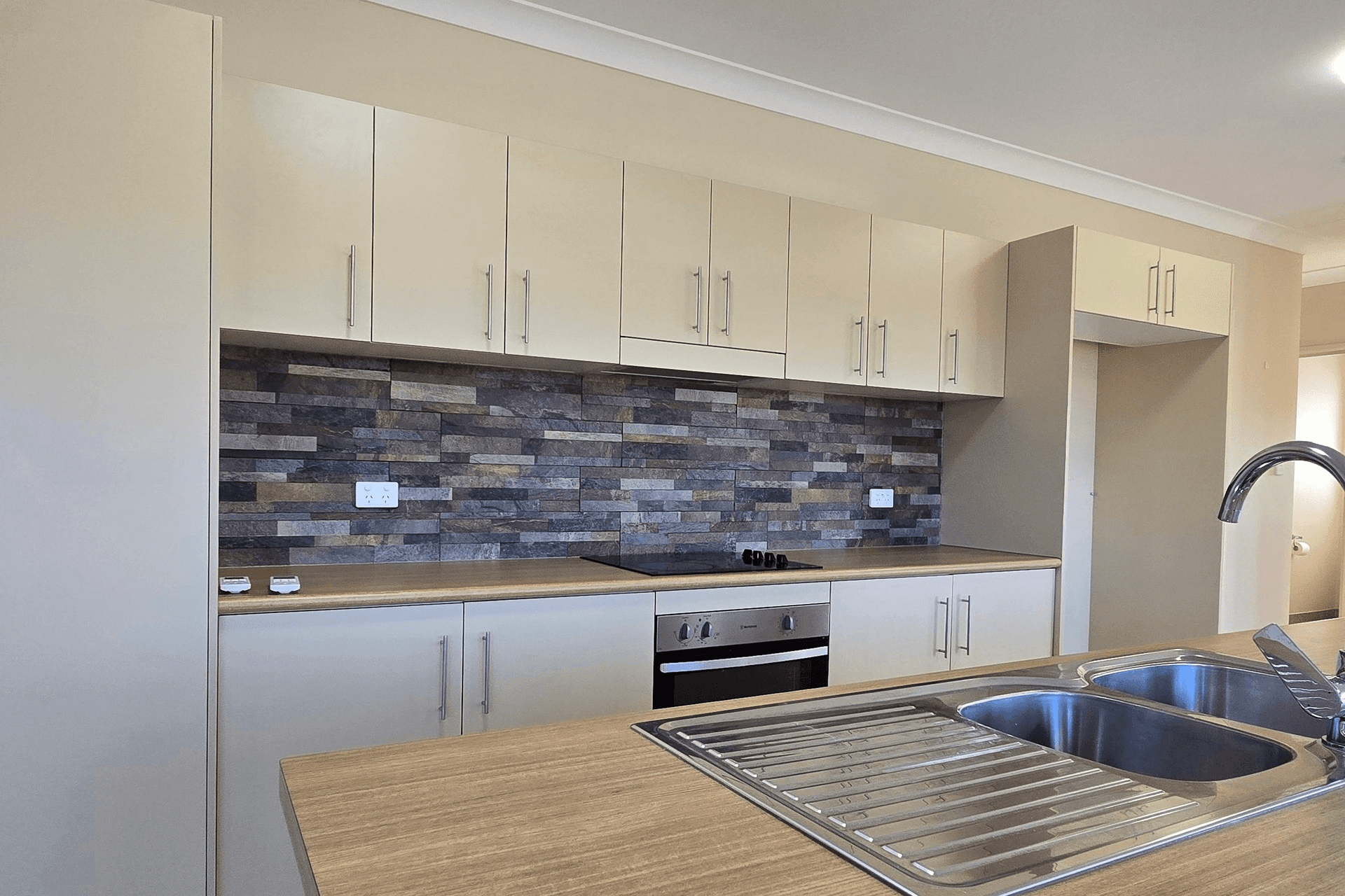 7 Country Road, Mareeba, QLD 4880