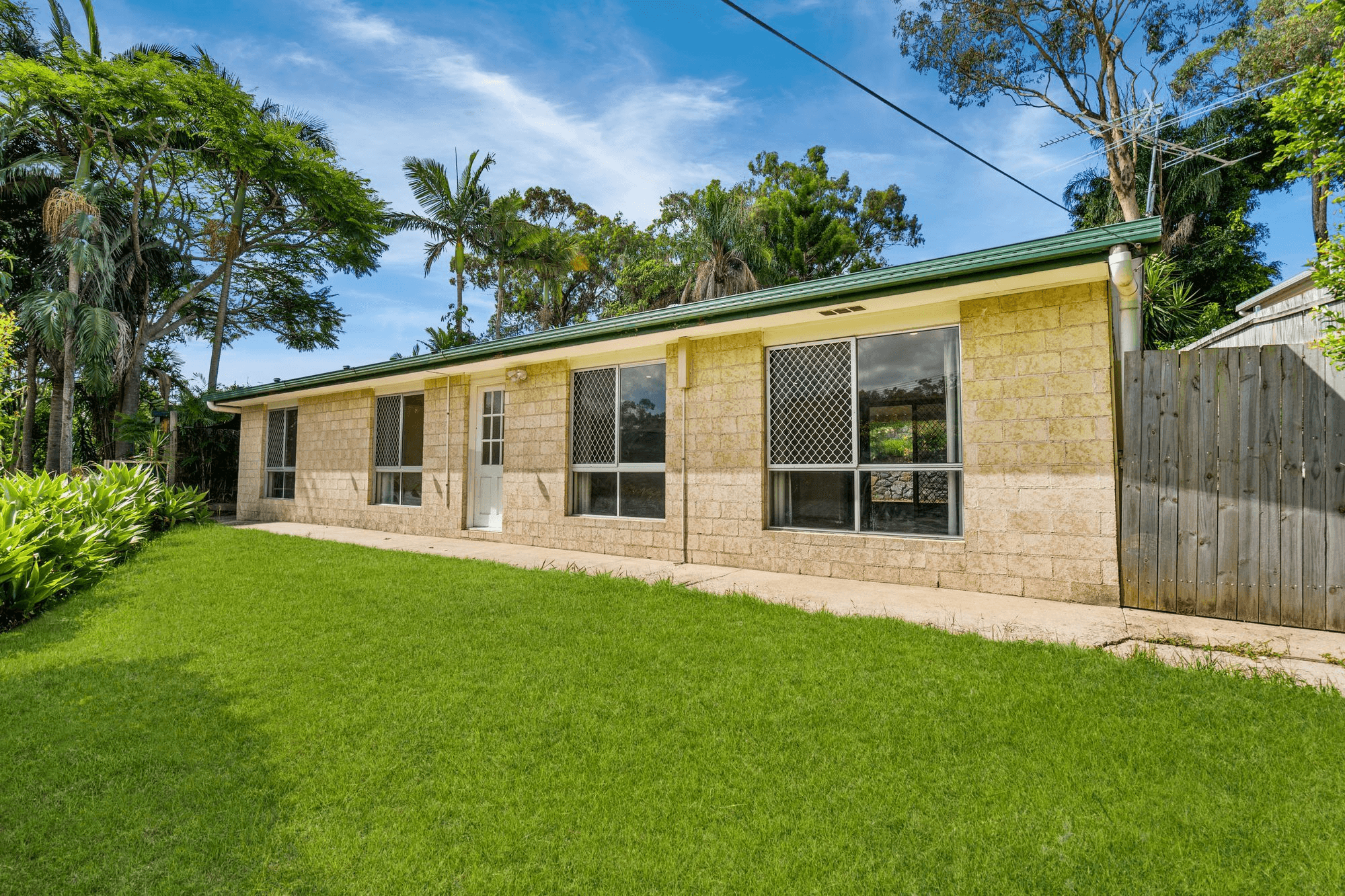 26 Rogers Avenue, BEENLEIGH, QLD 4207