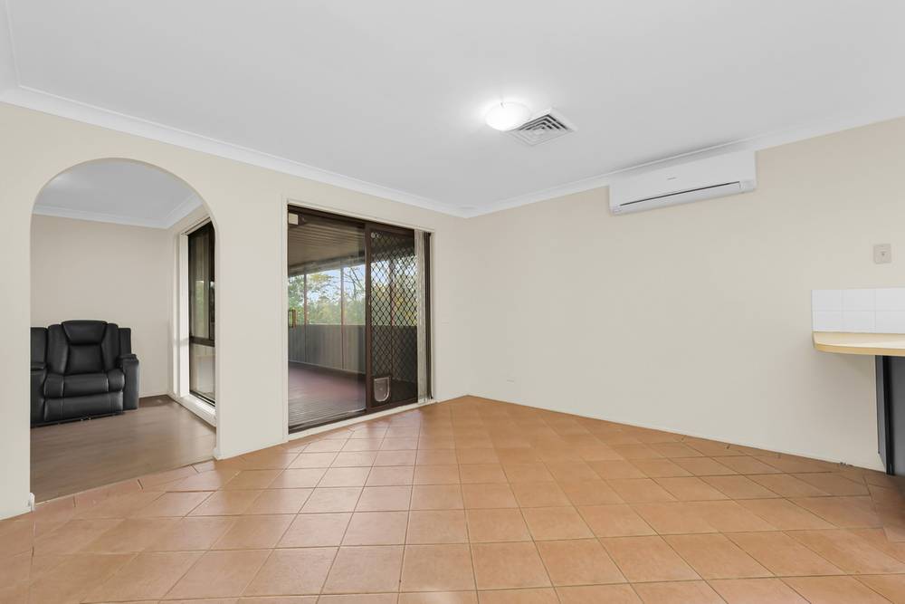 8 Selkirk Street, St Andrews, NSW 2566