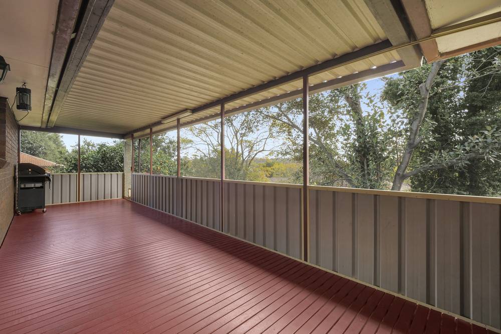 8 Selkirk Street, St Andrews, NSW 2566