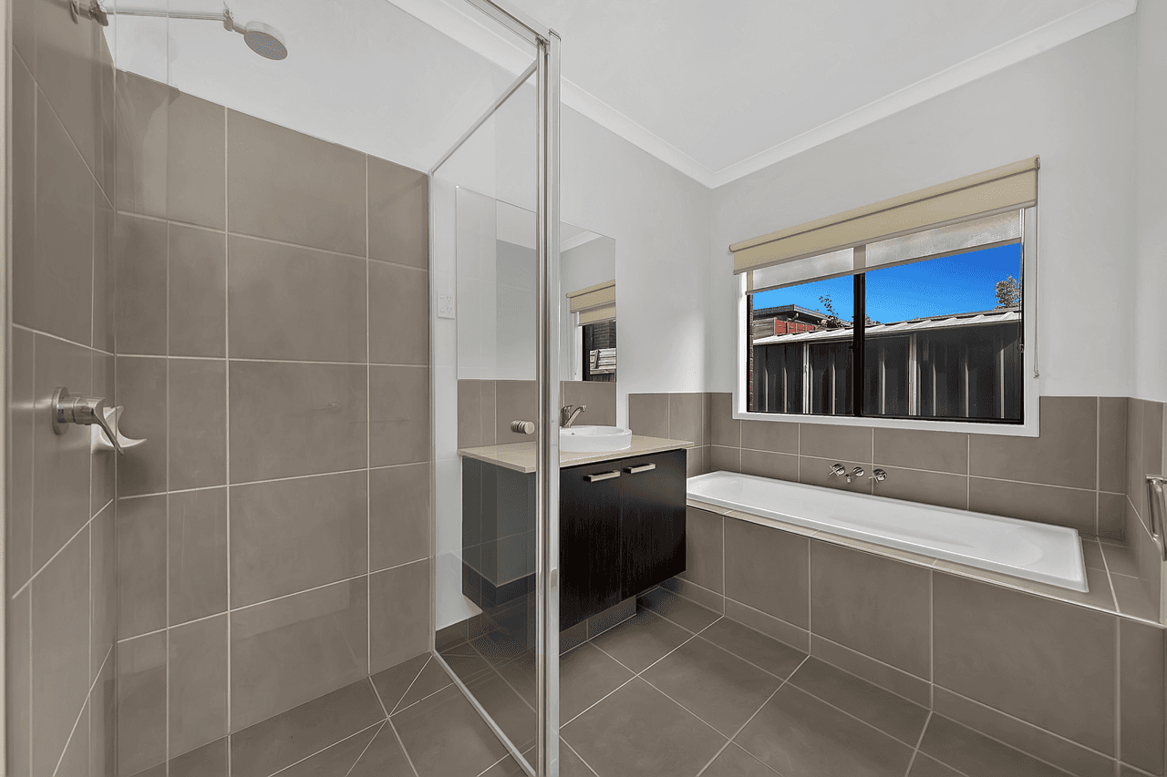 21 Kenmare Approach, WOLLERT, VIC 3750