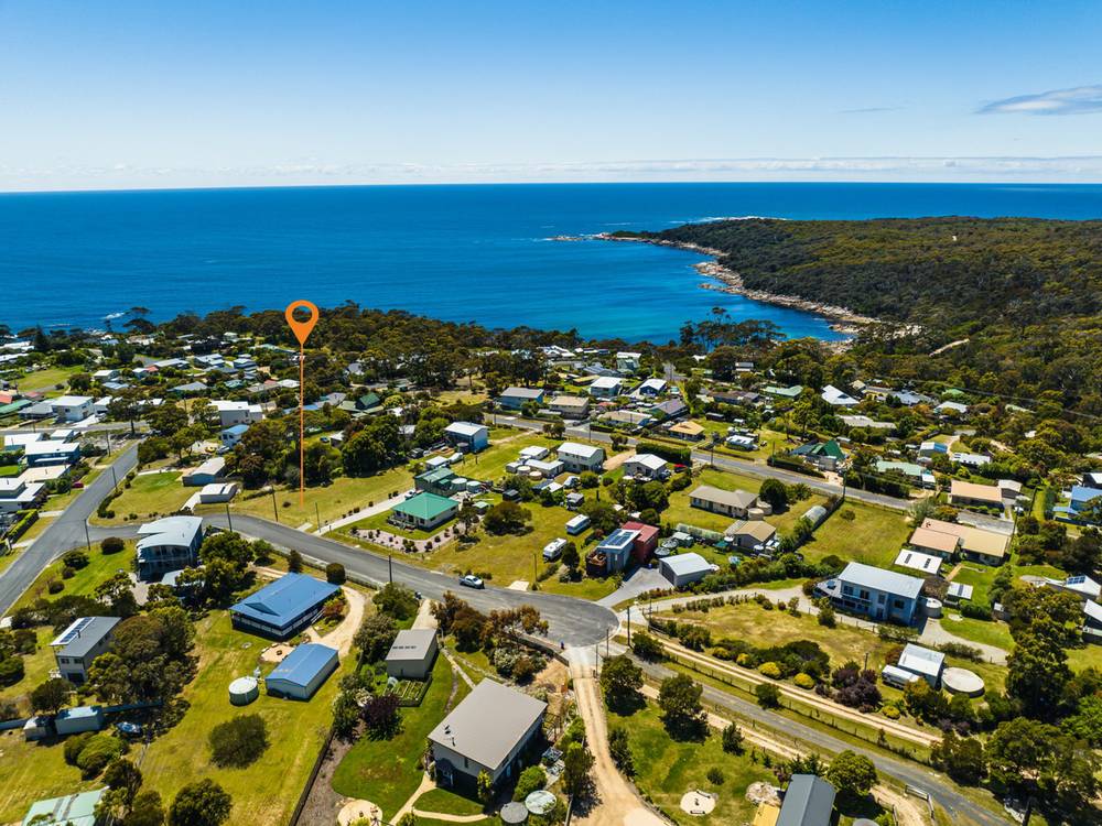 1 Barnett Close, BINALONG BAY, TAS 7216
