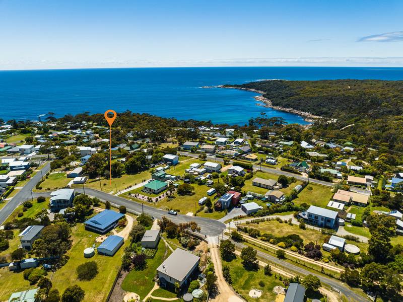 1 Barnett Close, BINALONG BAY, TAS 7216