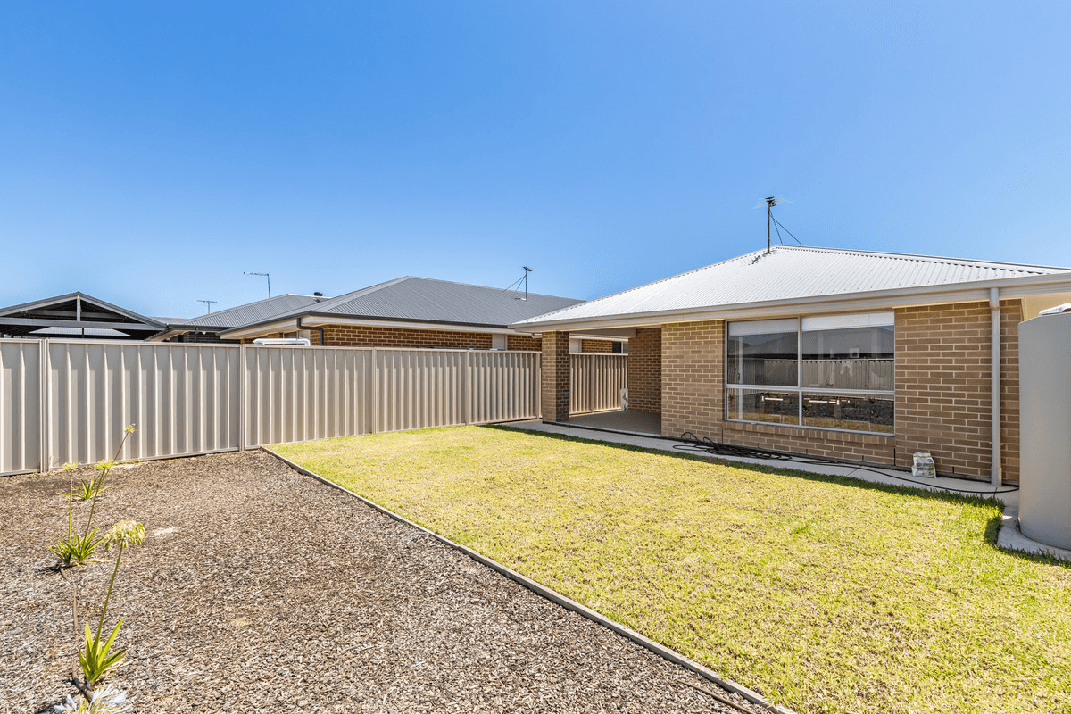 92 Keane Avenue, MUNNO PARA WEST, SA 5115