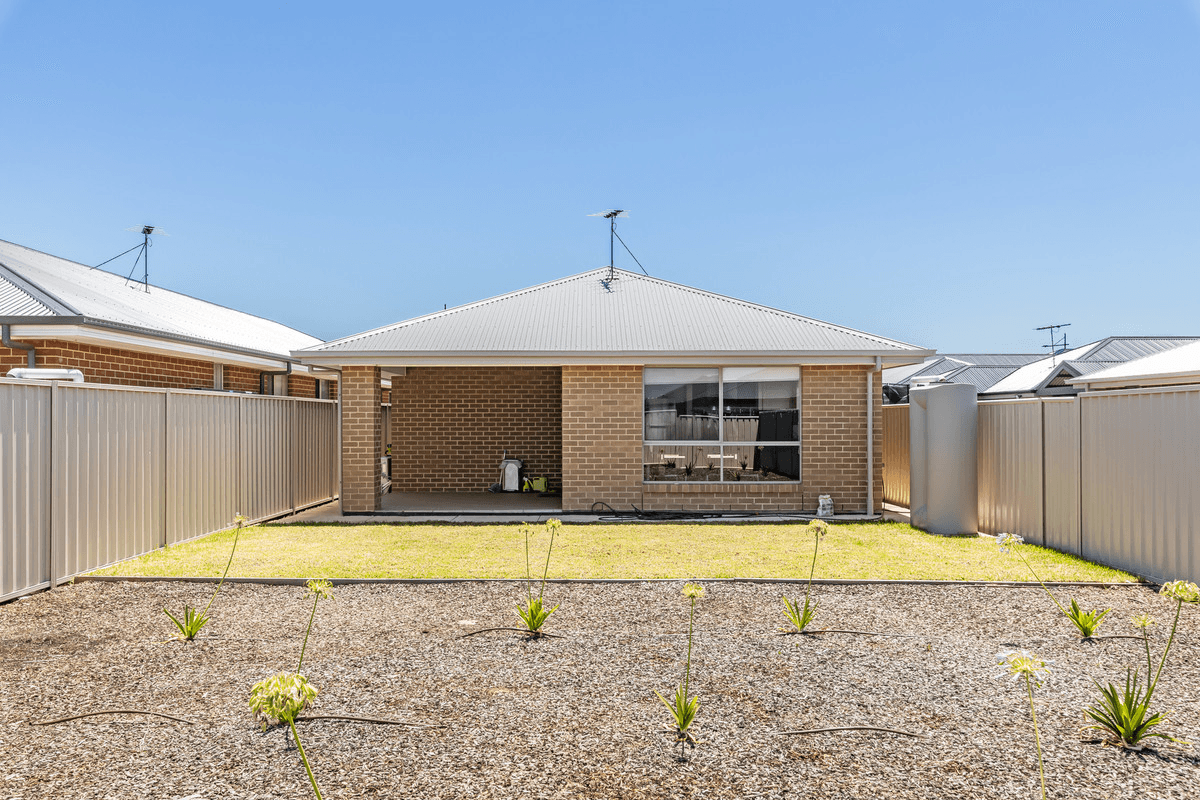 92 Keane Avenue, MUNNO PARA WEST, SA 5115