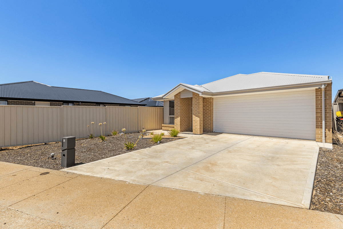 92 Keane Avenue, MUNNO PARA WEST, SA 5115