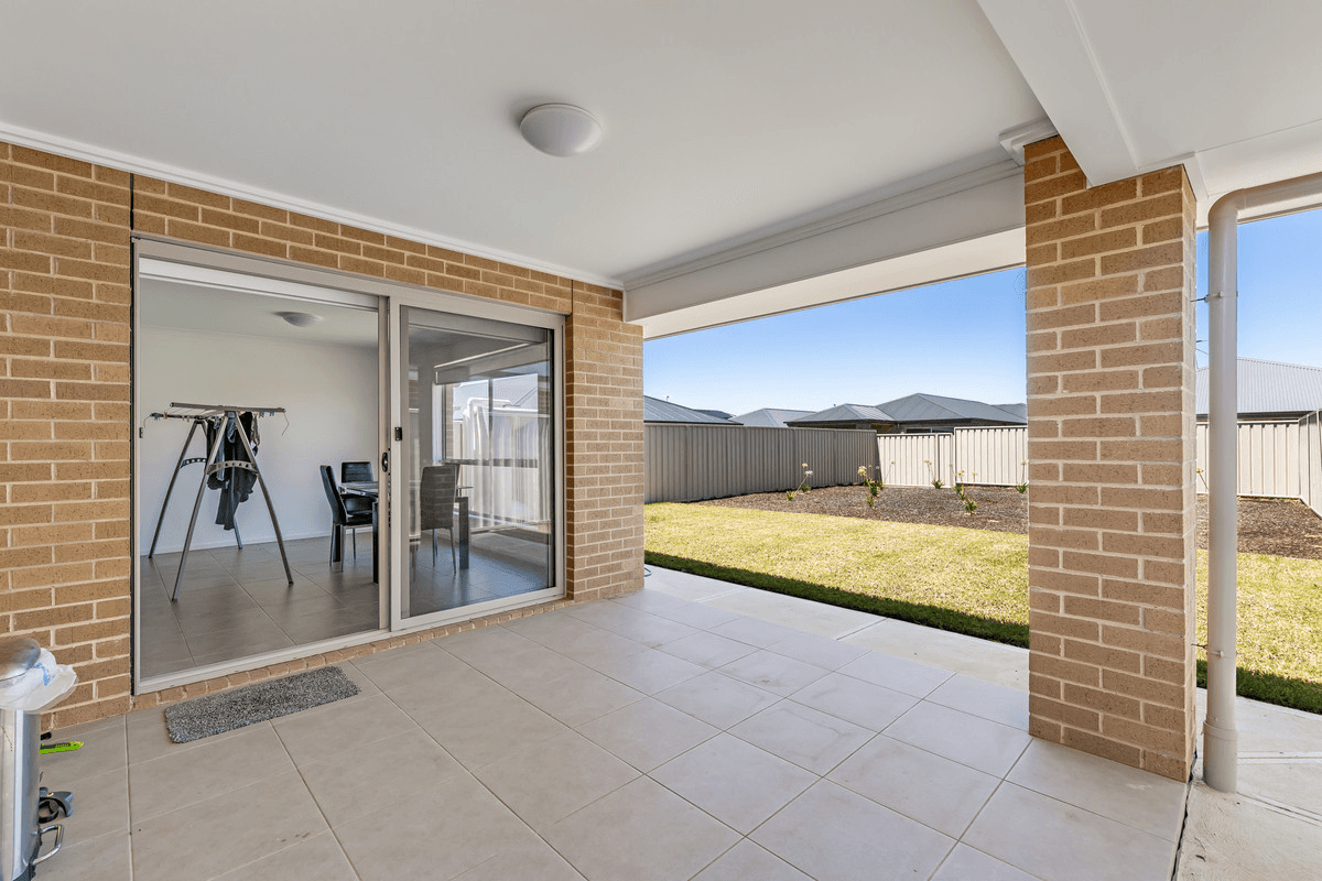 92 Keane Avenue, MUNNO PARA WEST, SA 5115