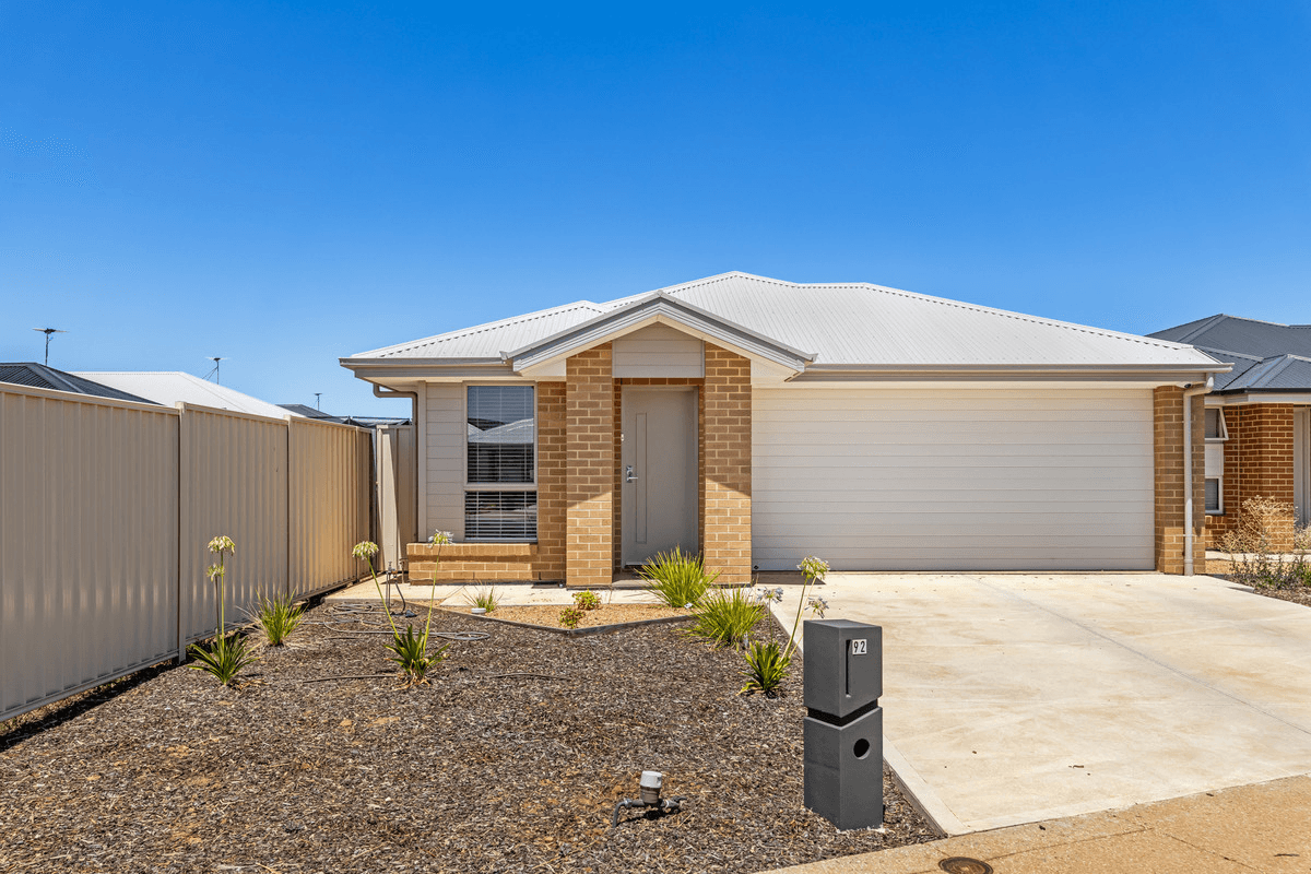 92 Keane Avenue, MUNNO PARA WEST, SA 5115