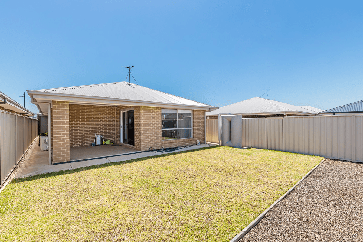 92 Keane Avenue, MUNNO PARA WEST, SA 5115