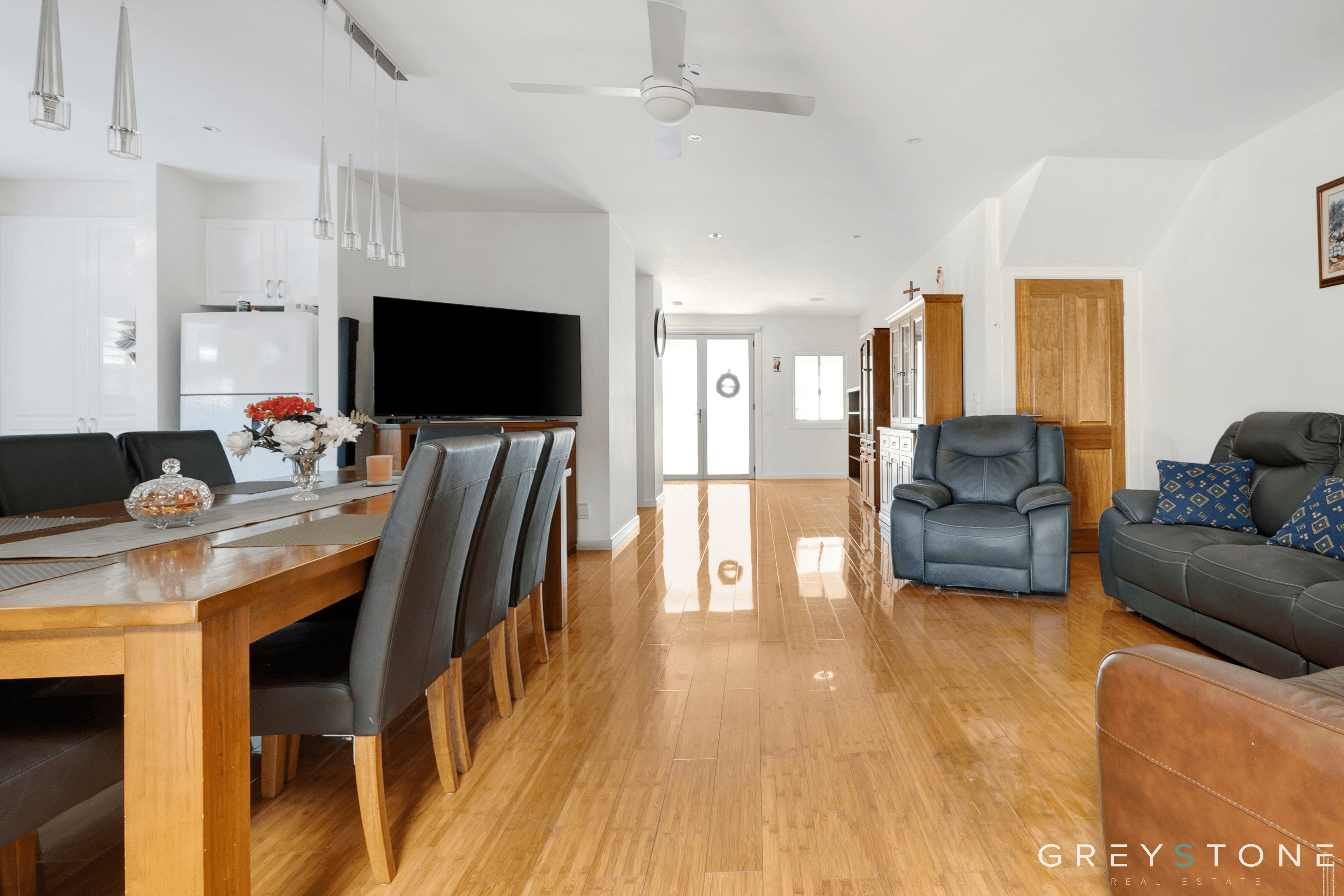 8 Greville Street, CAROLINE SPRINGS, VIC 3023