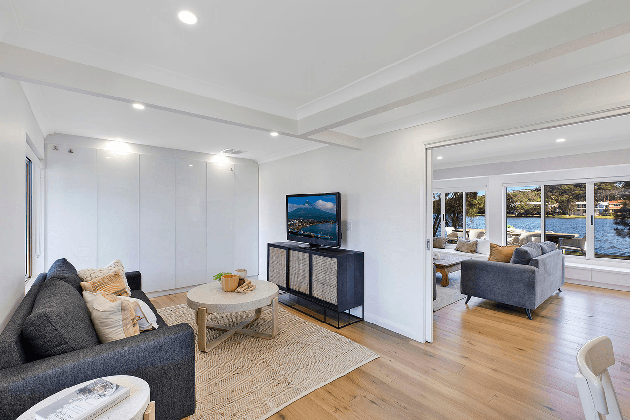 38 Ocean View Drive, WAMBERAL, NSW 2260