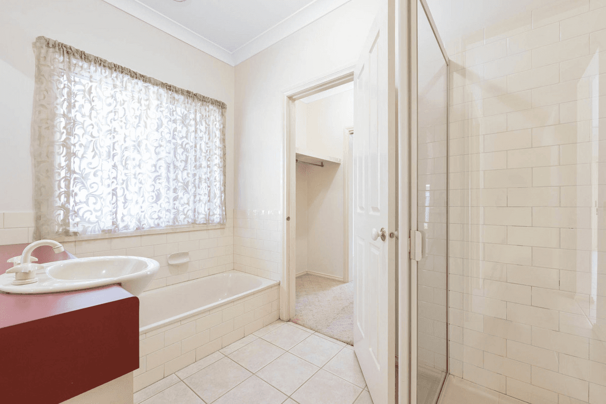 26 Hepburn Way, CAROLINE SPRINGS, VIC 3023