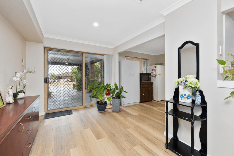 21 Mcallister Way, BEECHBORO, WA 6063