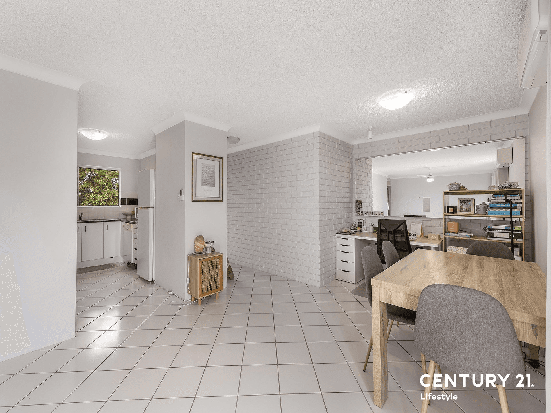 Unit 9 'Sunlit Court' 4 Oxley Street, GOLDEN BEACH, QLD 4551