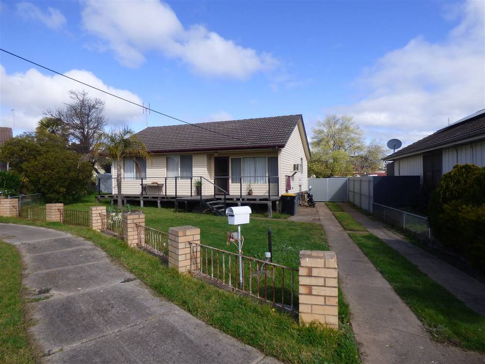 18 Freeland Avenue, STAWELL, VIC 3380