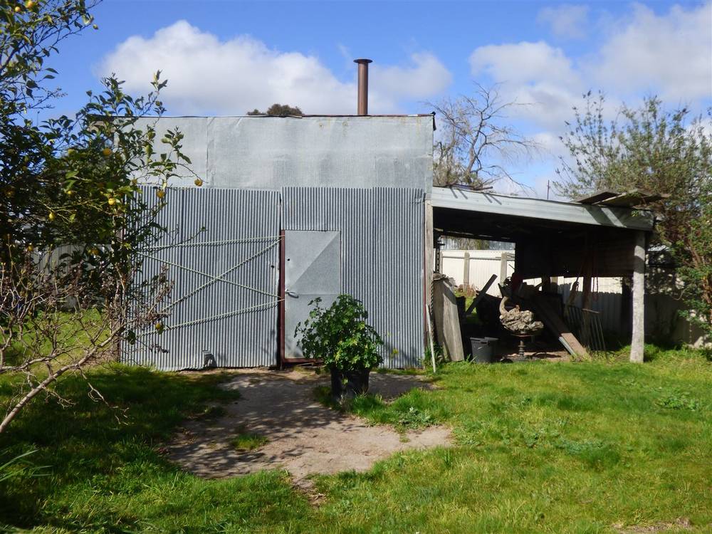 18 Freeland Avenue, STAWELL, VIC 3380