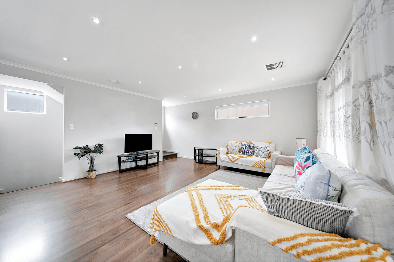 17/2 Euston Walk, MAWSON LAKES, SA 5095