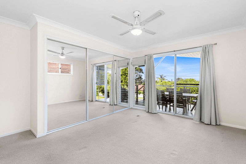 8 Forest Parade, TOMAKIN, NSW 2537