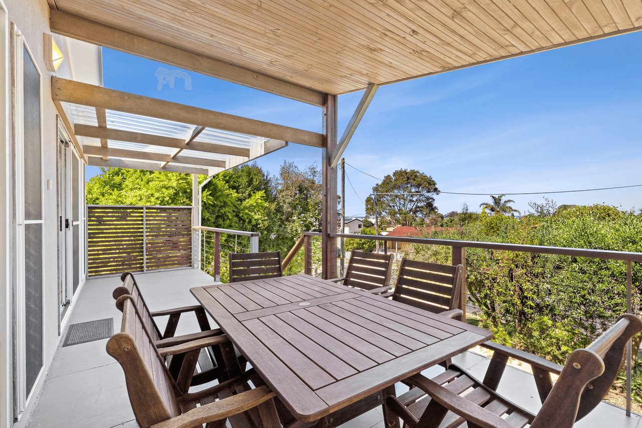 8 Forest Parade, TOMAKIN, NSW 2537