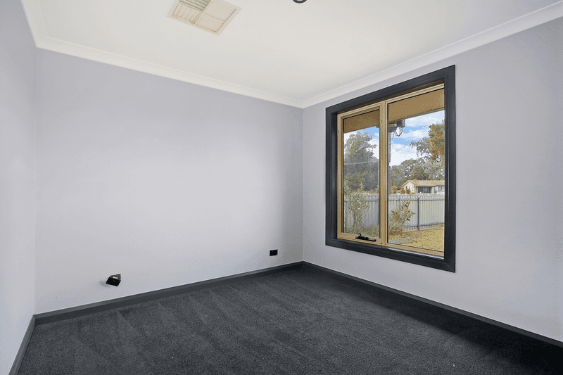 364 Woomera Crescent, LAVINGTON, NSW 2641