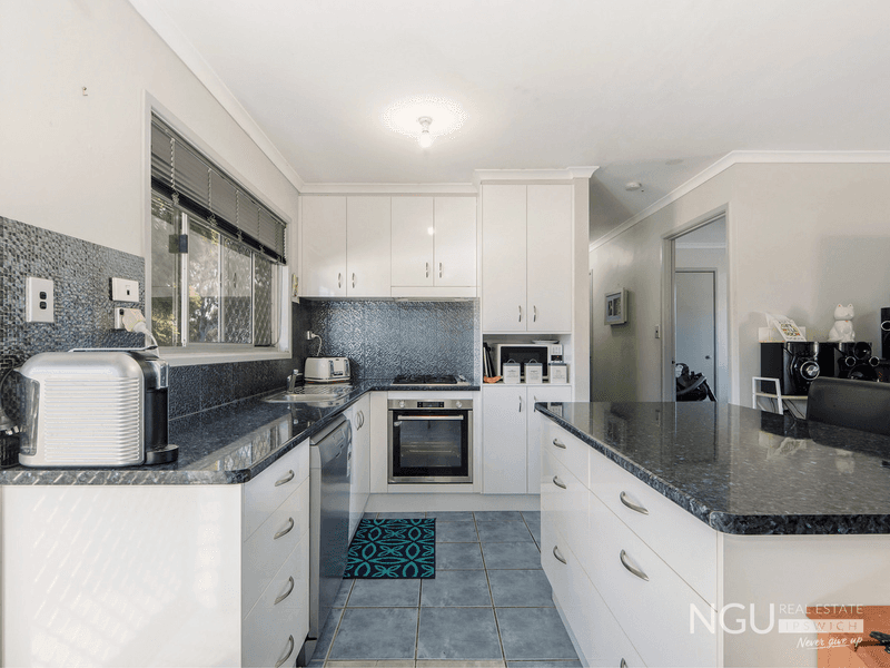 2 Leahy Street, BRASSALL, QLD 4305