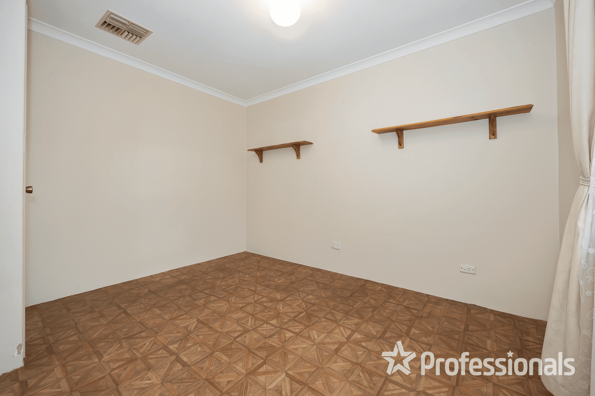 16 Sarre Place, MARANGAROO, WA 6064