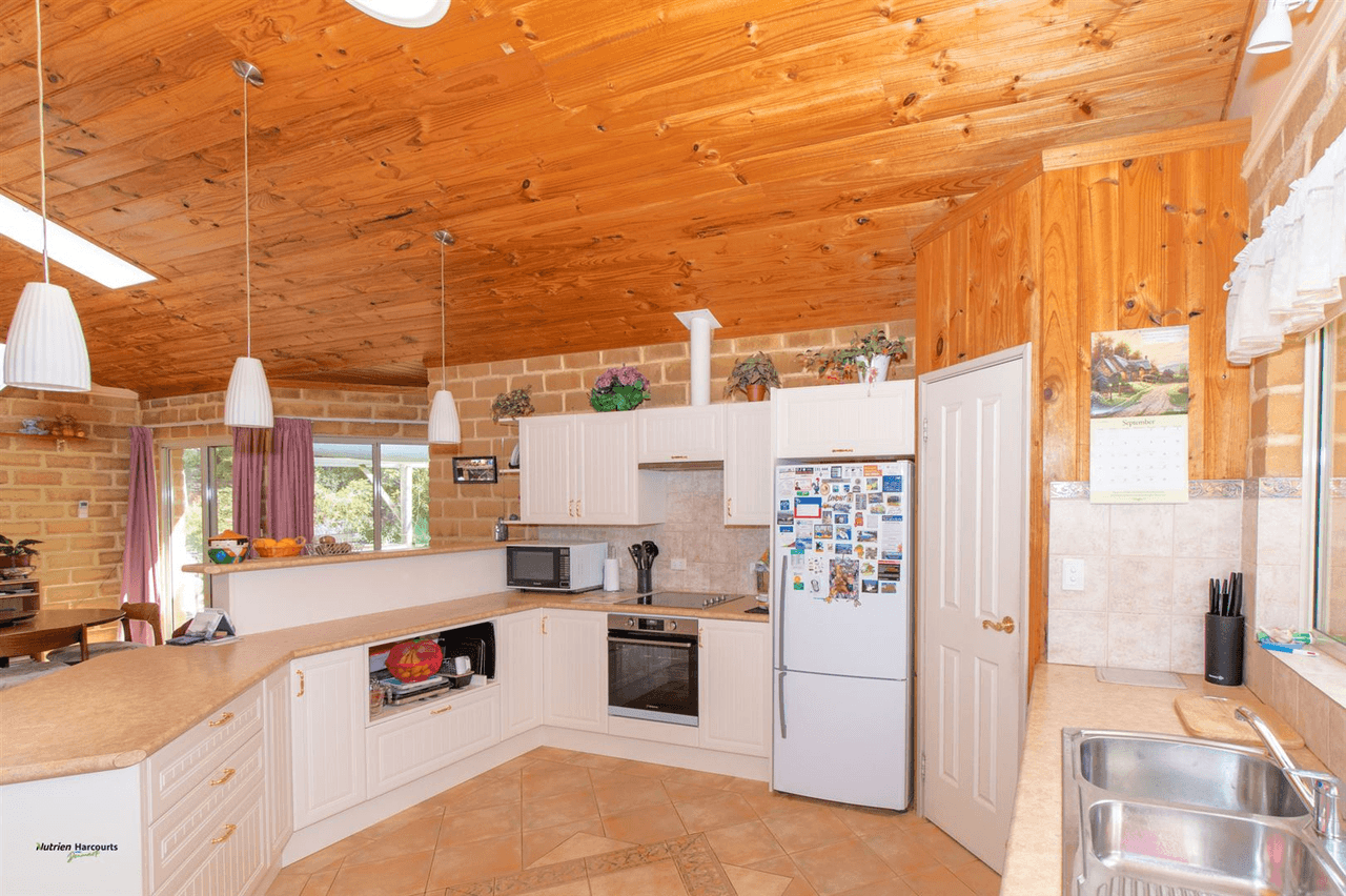 15 Knowles Court, SHADFORTH, WA 6333