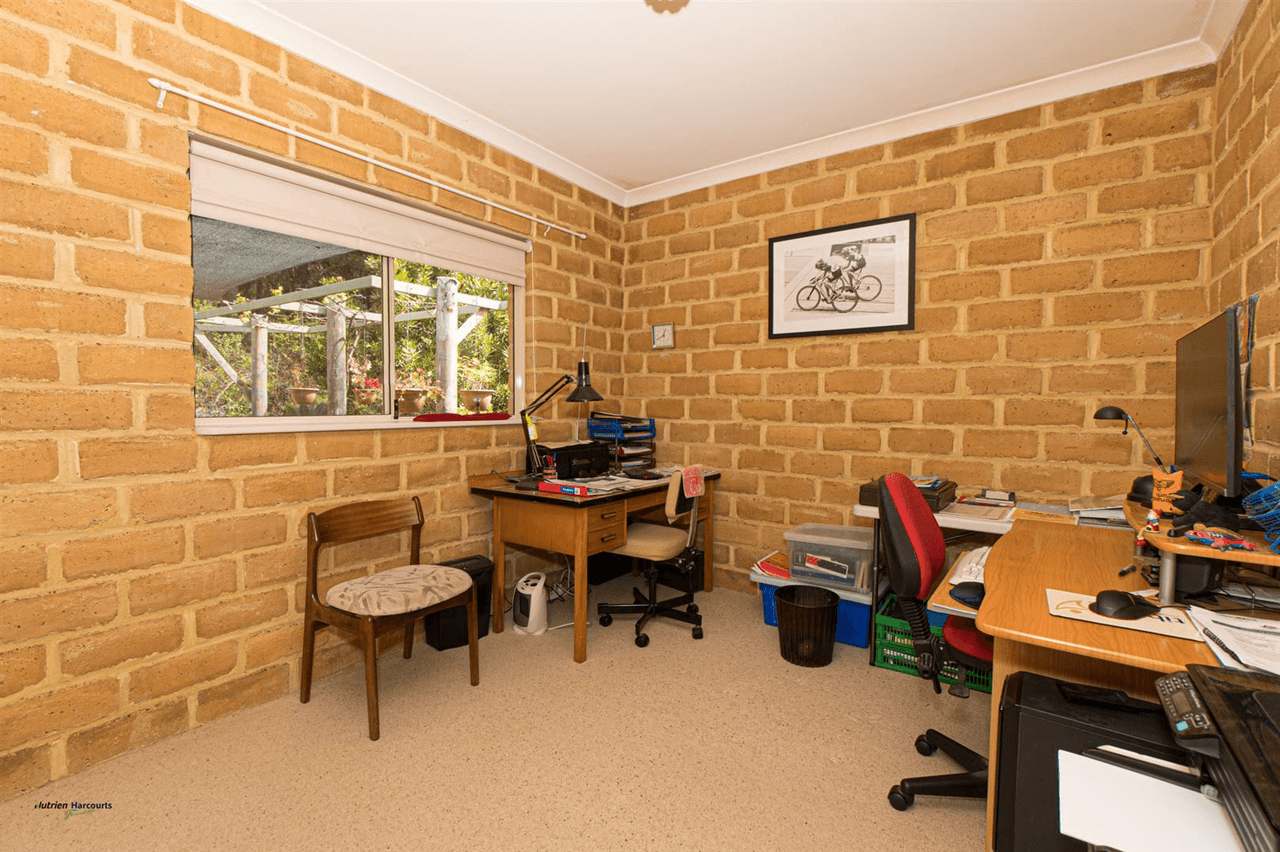15 Knowles Court, SHADFORTH, WA 6333
