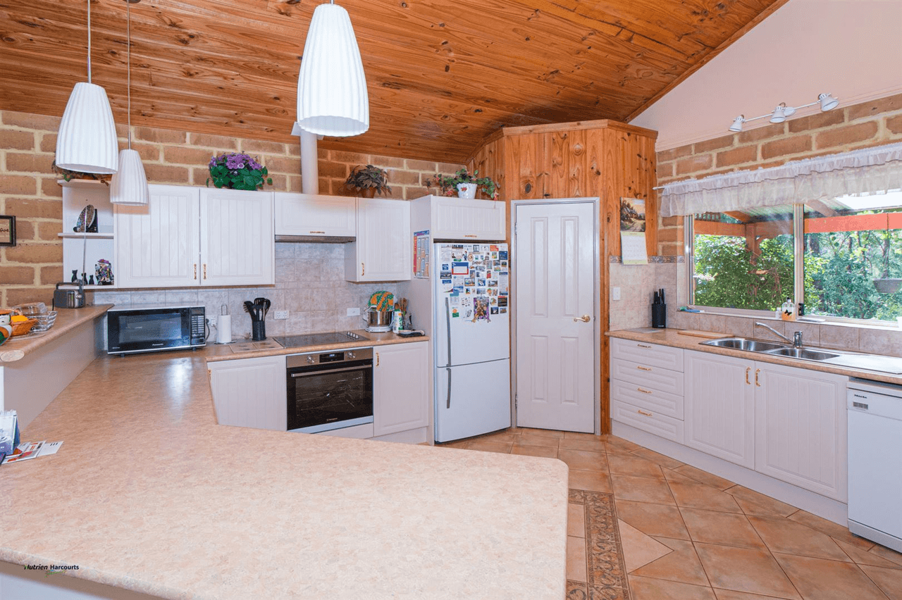 15 Knowles Court, SHADFORTH, WA 6333