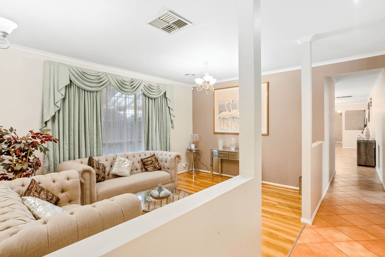 21 Southbank Walk, TAYLORS HILL, VIC 3037