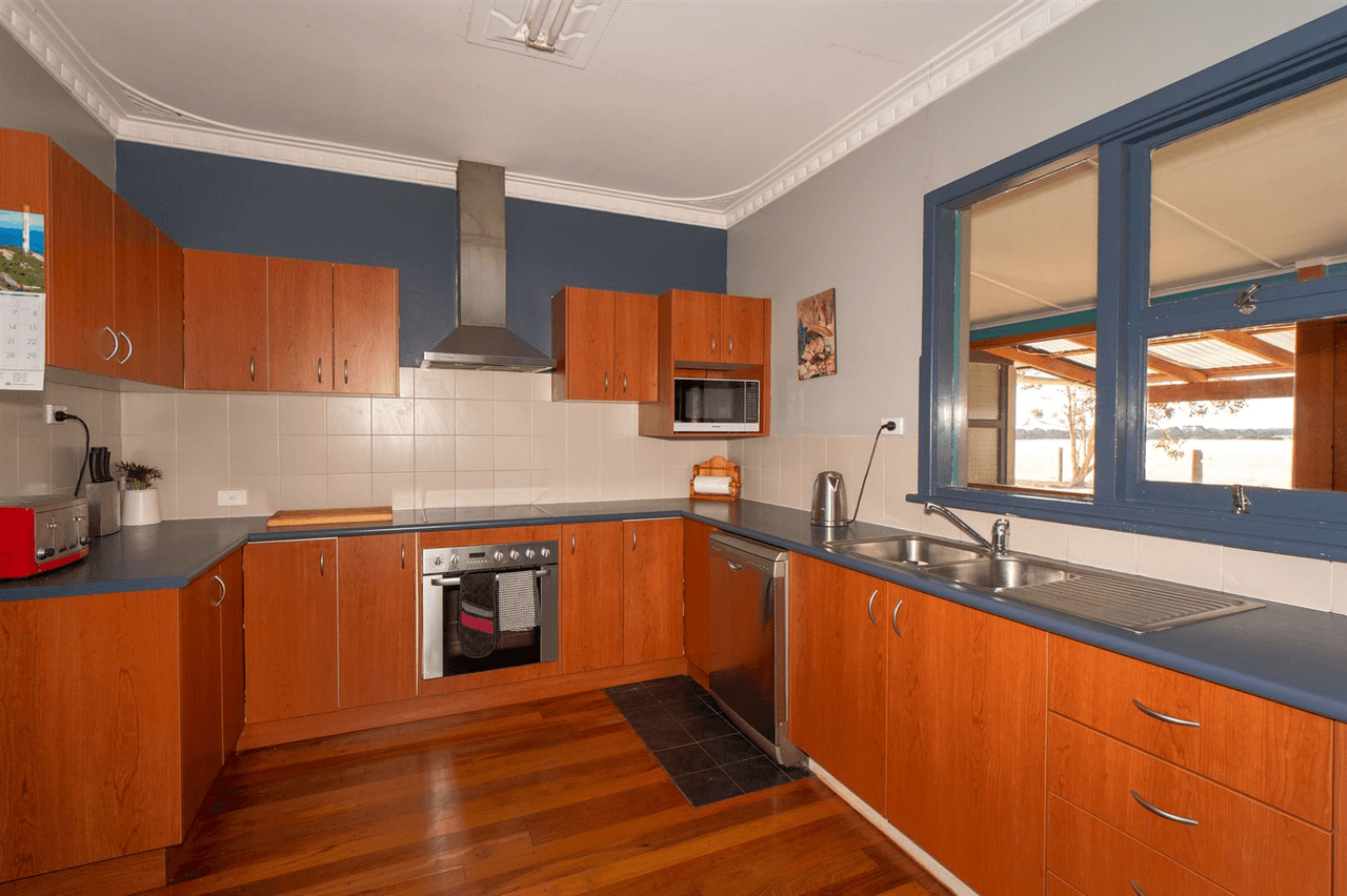 50304 South Coast Highway, ALBANY, WA 6330