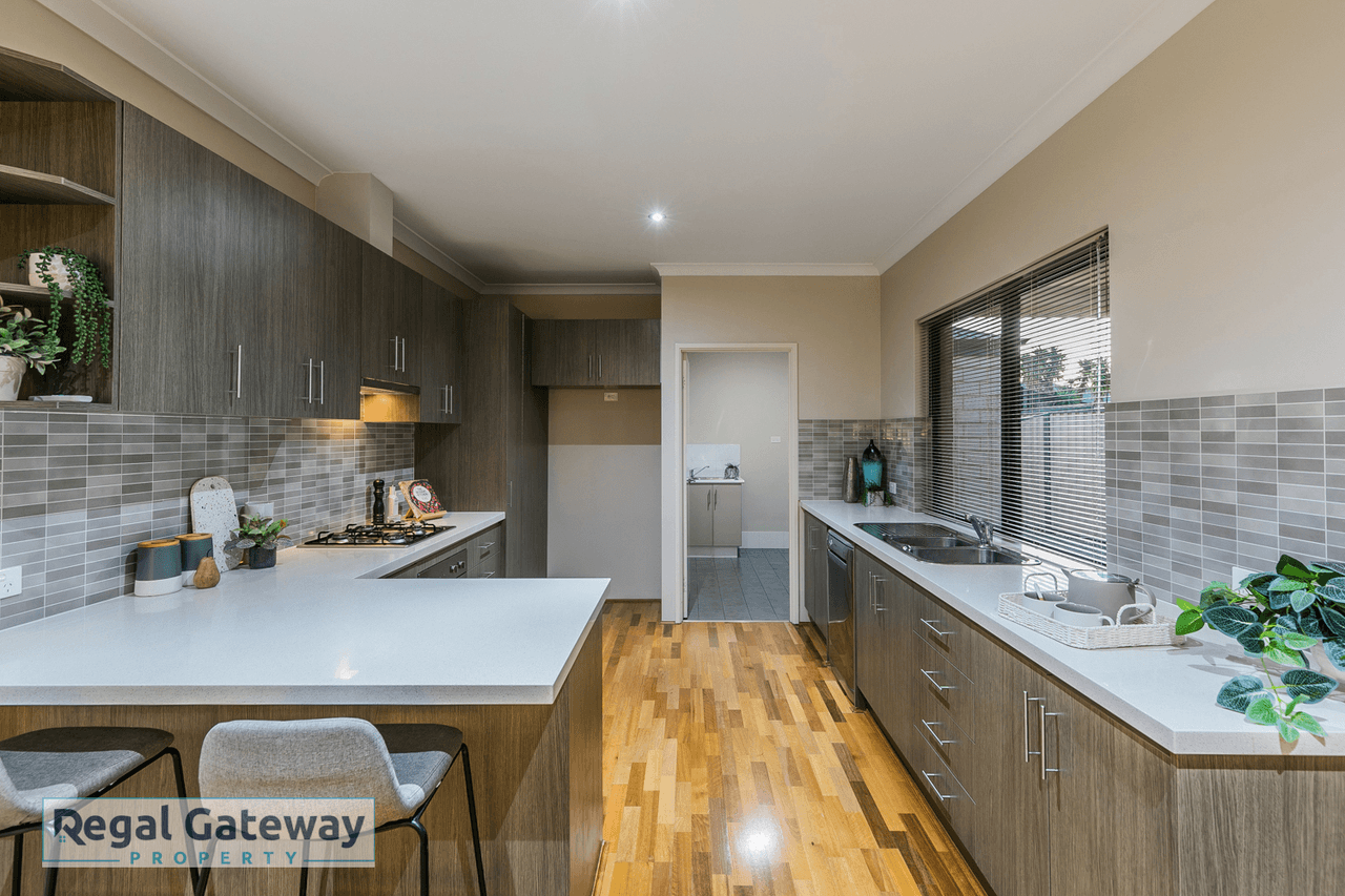 18A Torrey Crescent, AUBIN GROVE, WA 6164