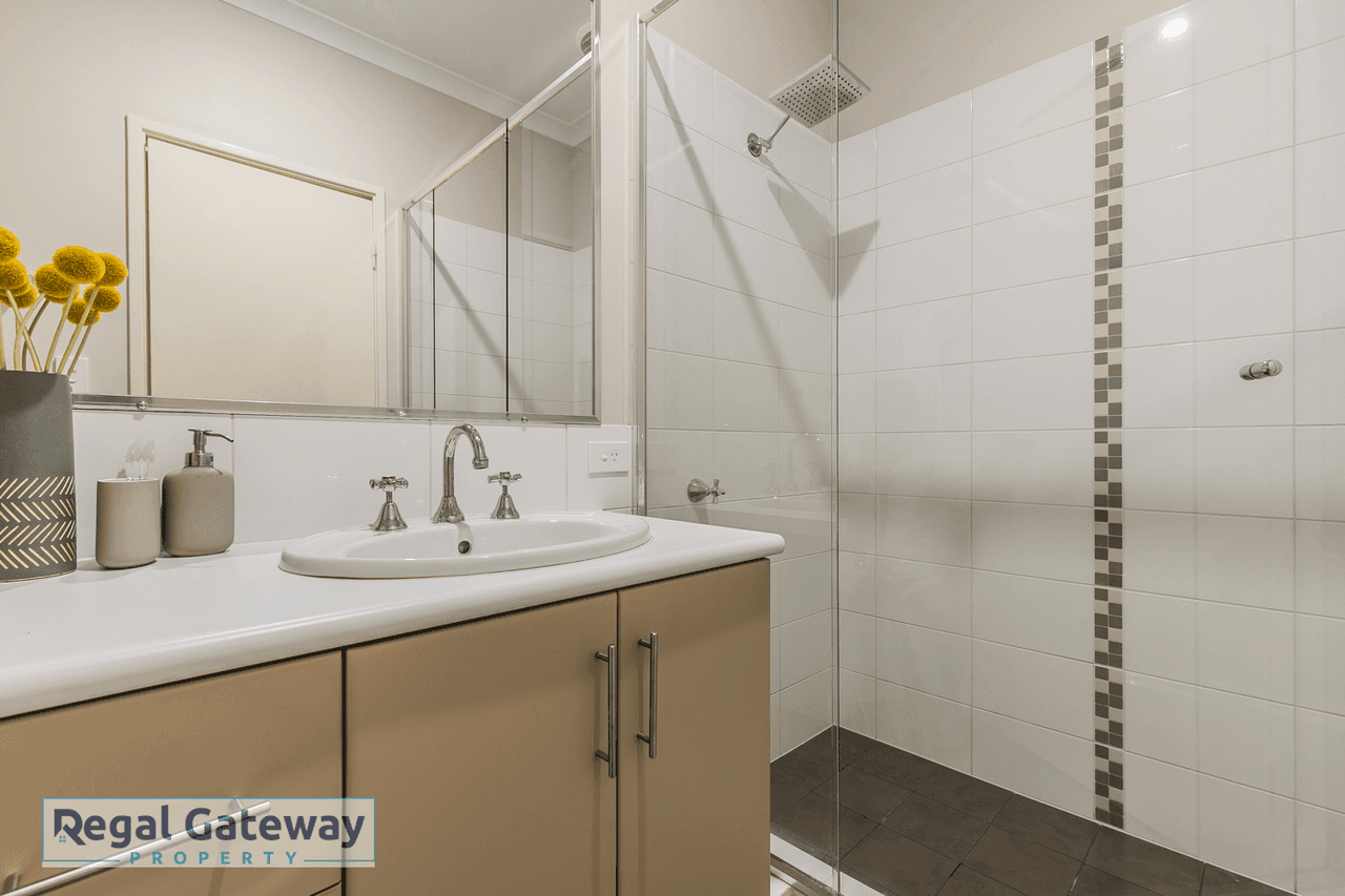 18A Torrey Crescent, AUBIN GROVE, WA 6164