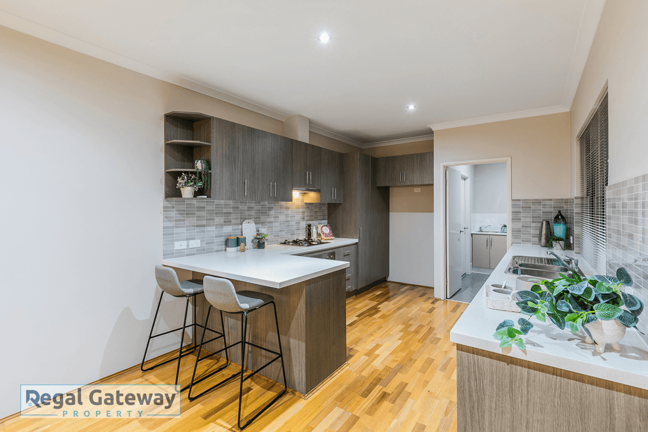 18A Torrey Crescent, AUBIN GROVE, WA 6164