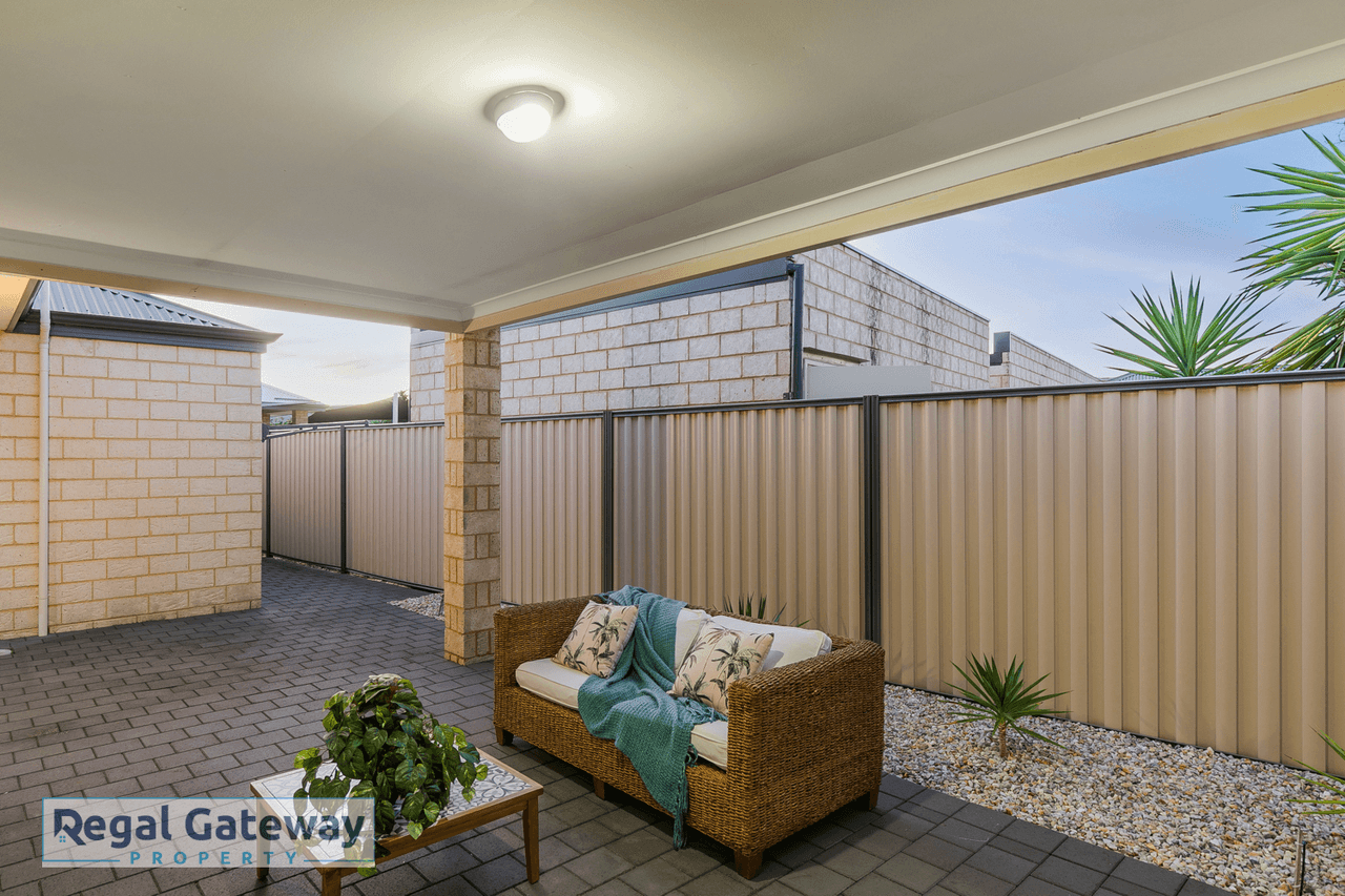 18A Torrey Crescent, AUBIN GROVE, WA 6164