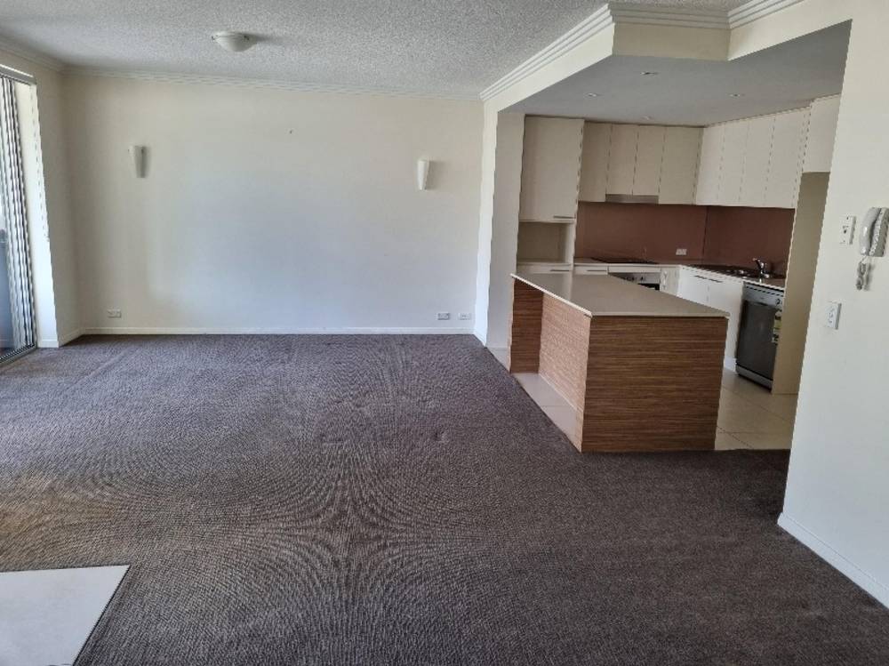 12/1 Lakefront Crescent, Varsity Lakes, qld 4227