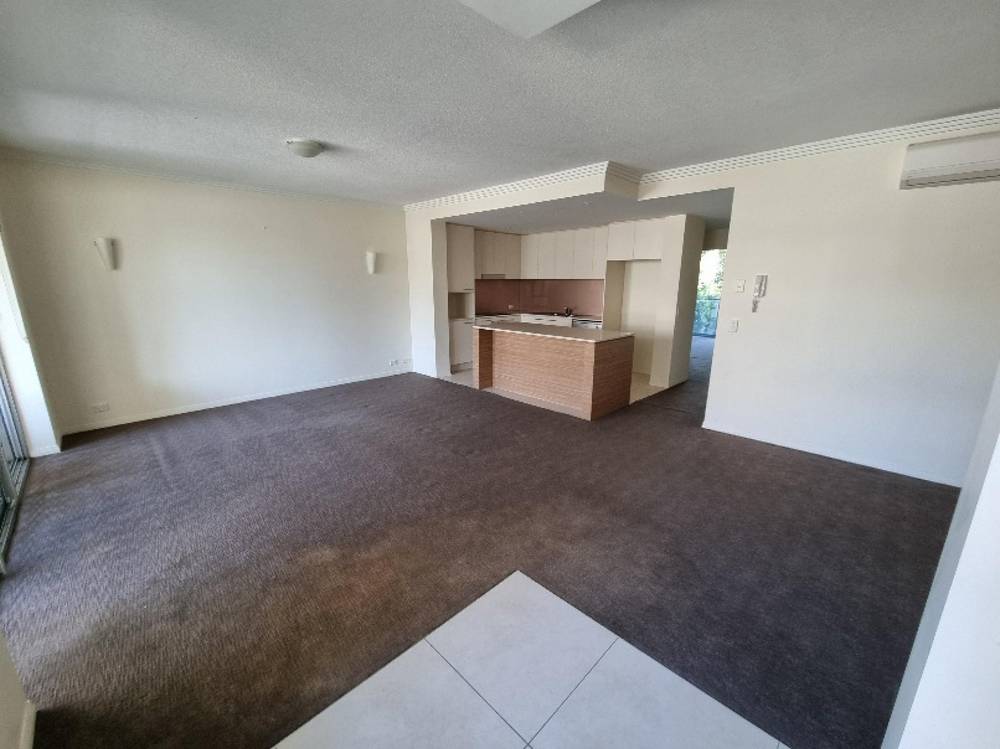 12/1 Lakefront Crescent, Varsity Lakes, qld 4227