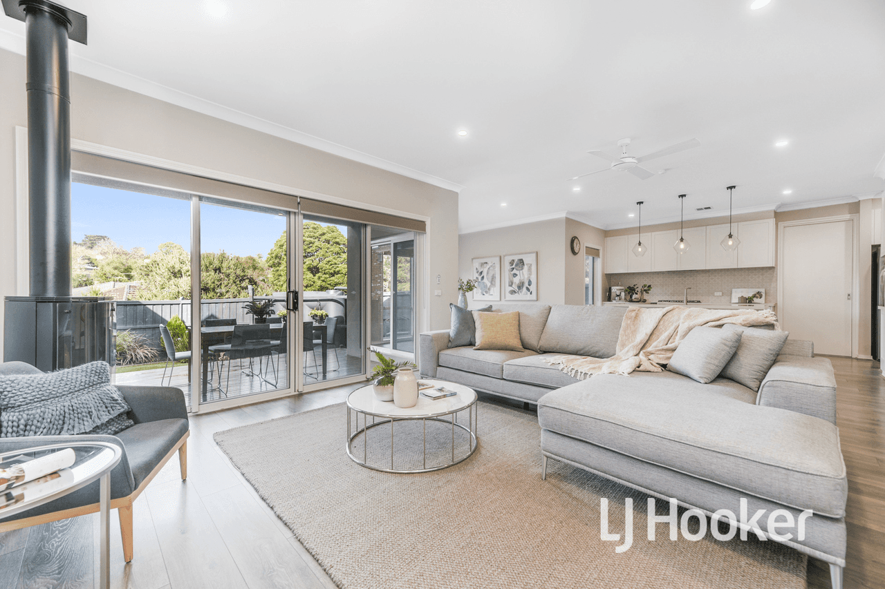 22  Lyall Road, BERWICK, VIC 3806