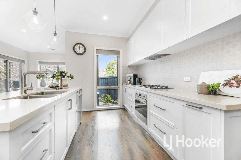 22  Lyall Road, BERWICK, VIC 3806