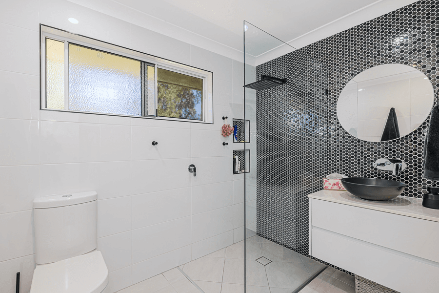 13 Albatross Ct, Banksia Beach, QLD 4507