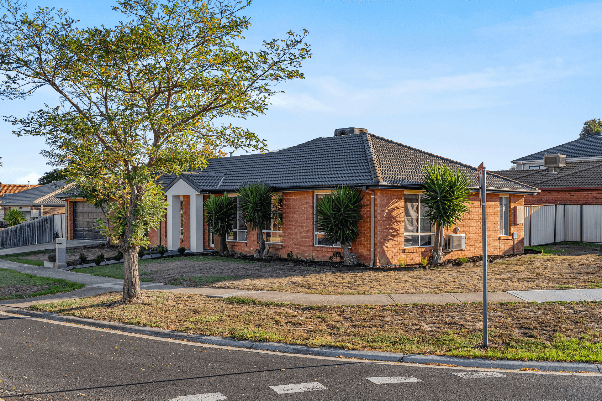 15 Loddon Drive, Taylors Hill, VIC 3037