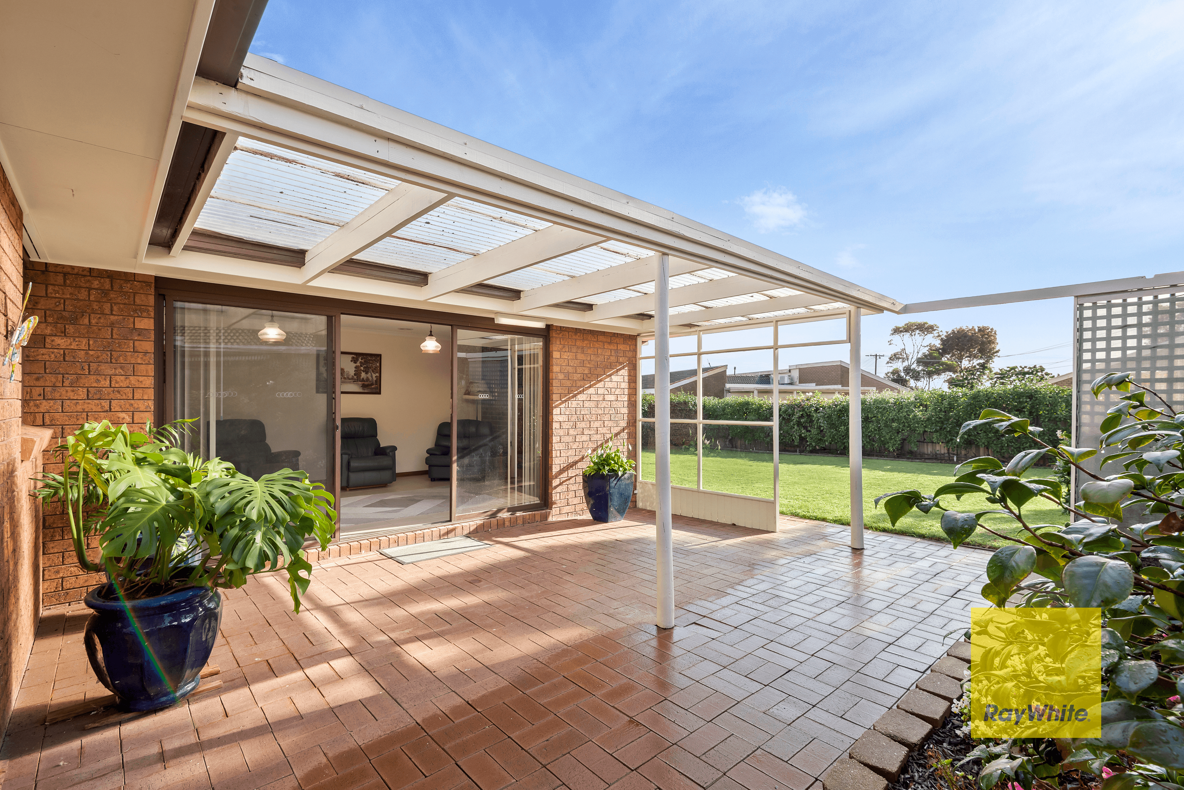 11 Crestmoor Drive, HIGHTON, VIC 3216